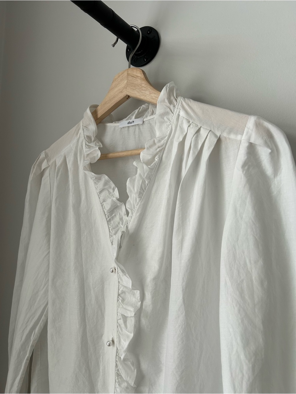 D’zzit Ruffle V-Neck Blouse - Picture 4 of 8